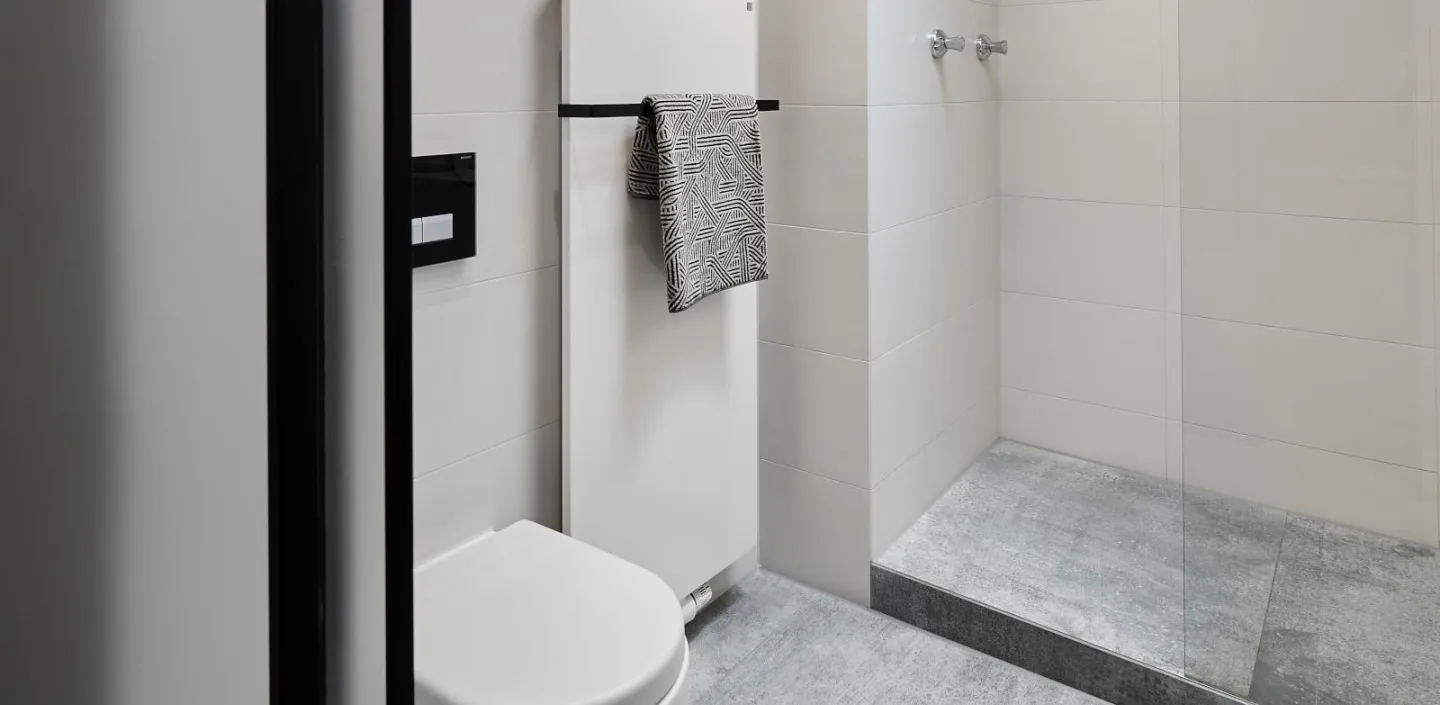 Referenzbad WC und Heizkörper