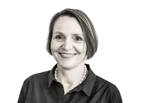 Portrait Martina Frick, Geschäftsführerin von Frickbadezimmer in Ulm. 